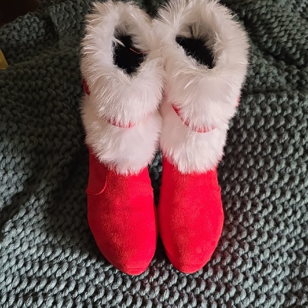 Festive Red Boots with Faux Fur Trim